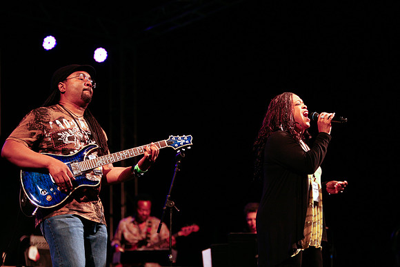 Evelyn "Champagne" King and Freddie Fox