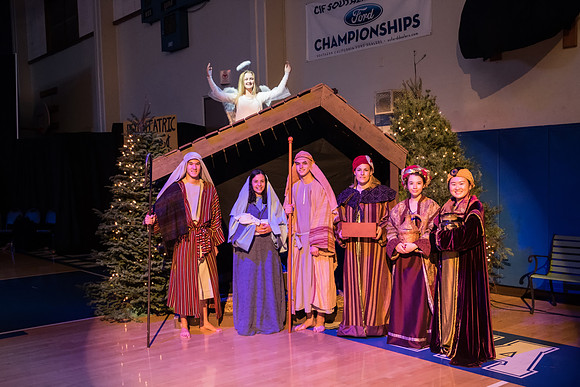 Manger Cast