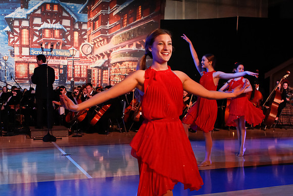2011 Christmas Show 017