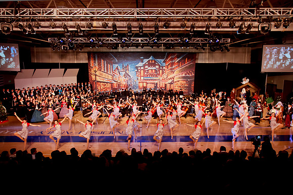 2011 Christmas Show 200