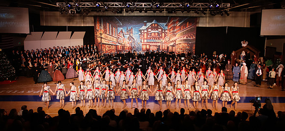 2011 Christmas Show 204