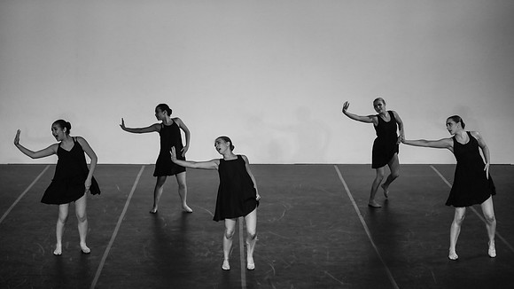 933A4943