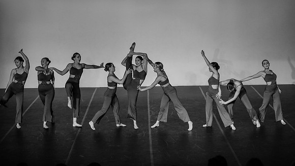 933A4711