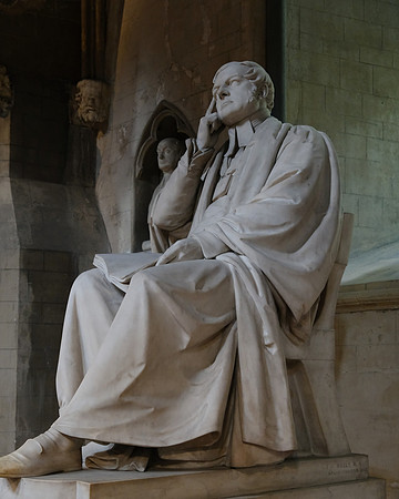 DT523589