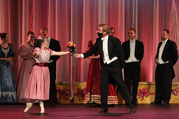 933A4534